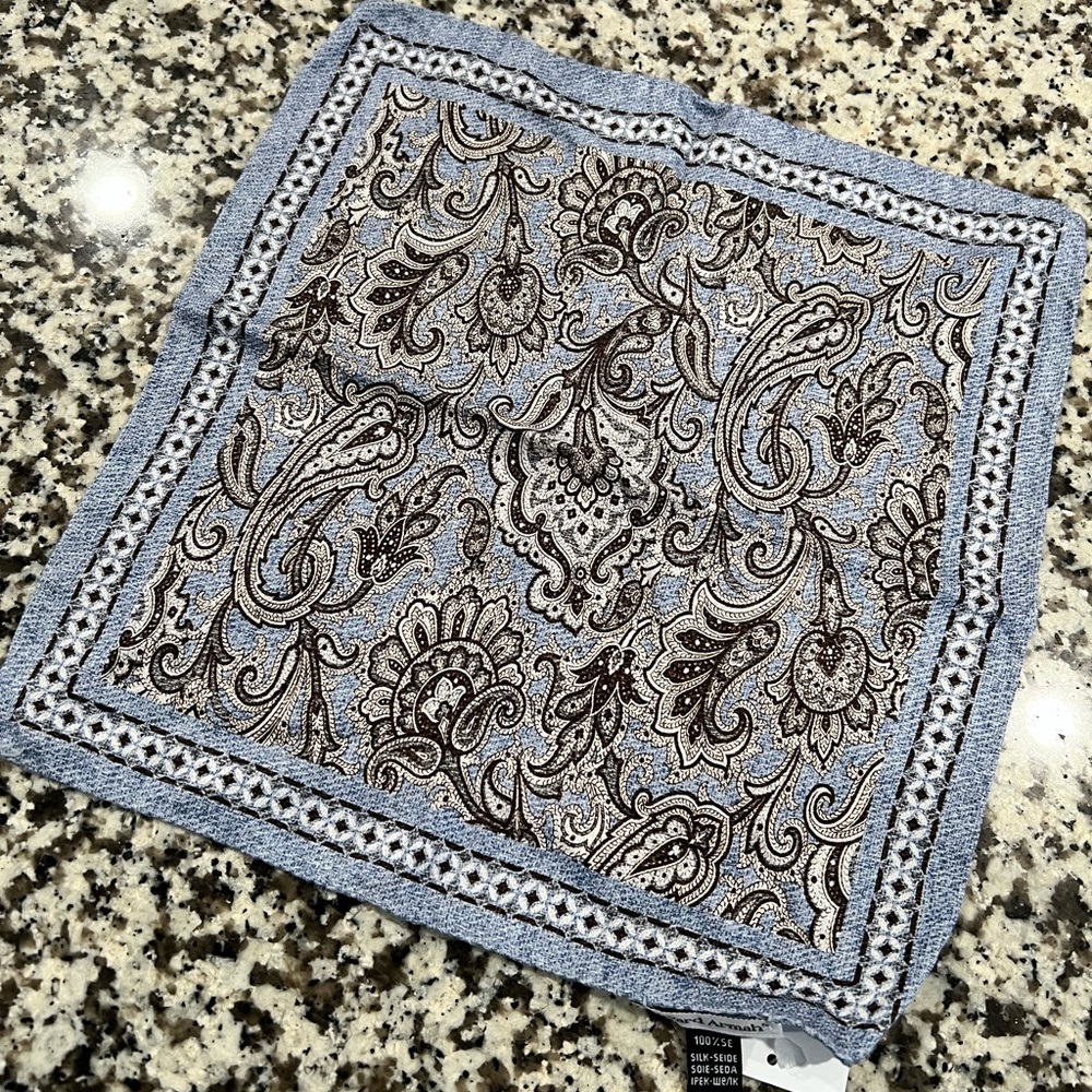 NWT . . . Edward Armah Men's Paisley/Floral Reversible Silk Pocket Square - Picture 2 of 4